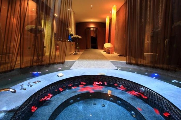 台中泳池汽車旅館